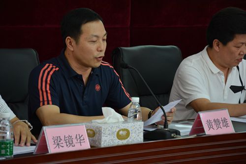 黄赞雄会长总结市侨青联工作_副本.jpg
