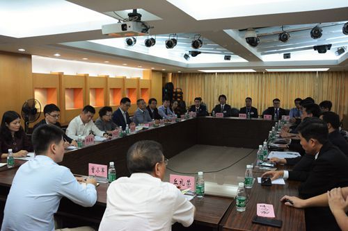 交流座谈会现场1_副本.jpg