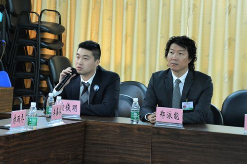 市海归协会黄俊明会长汇报海归协会的组成结构和工作汇报_副本.jpg