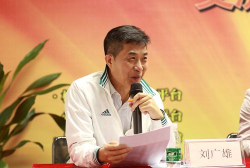刘广雄副会长汇报侨青联2016年工作计划_副本.jpg
