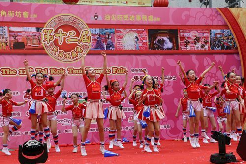 3月6日,中山市黄圃七色花艺术团赴港参加旺角第十二届大角咀庙会活动,演出《为中国喊加油!》节目深受好
