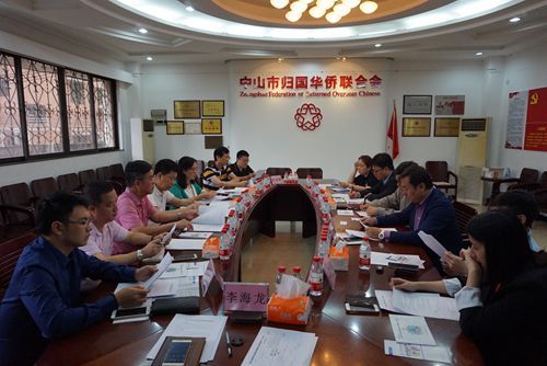 市侨联法律顾问委员会与港澳律师界代表人士举行工作交流座谈会_副本.jpg