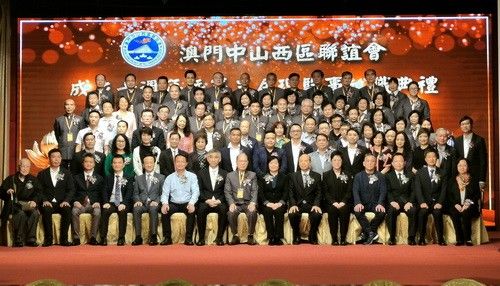 合影留念_调整大小.jpg
